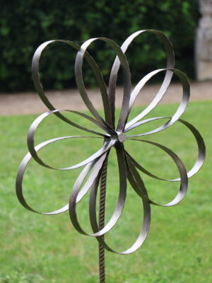 Sculpture "Dahlia"